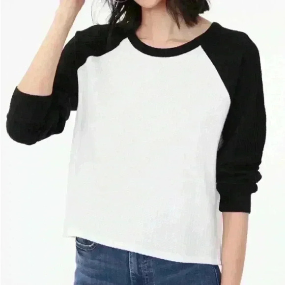 AERO by Aéropostale Long Sleeve Waffle-Knit Raglan Crew Tee - Picture 1 of 5